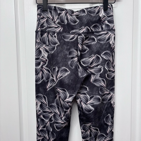 Black Floral Active Leggings | Champion Size S - Picture 7 of 9